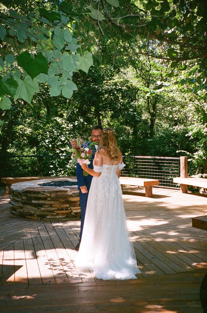 film wedding couple in the trees 